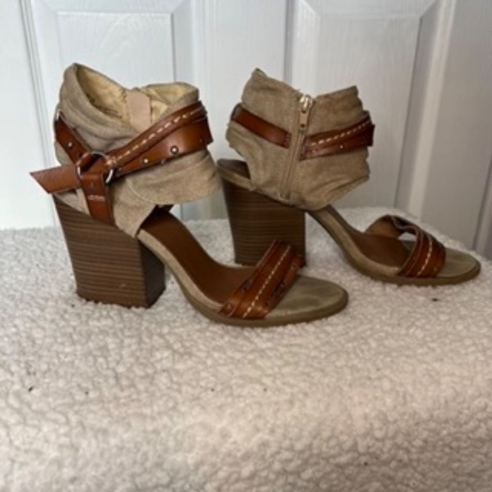Brown and Tan Chunky Heels with manmade material | size 9